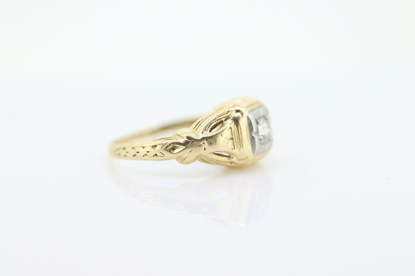 Art Deco Diamond Solitaire Ring. 14k Gold Old European Cut diamond floral Ring st(112)