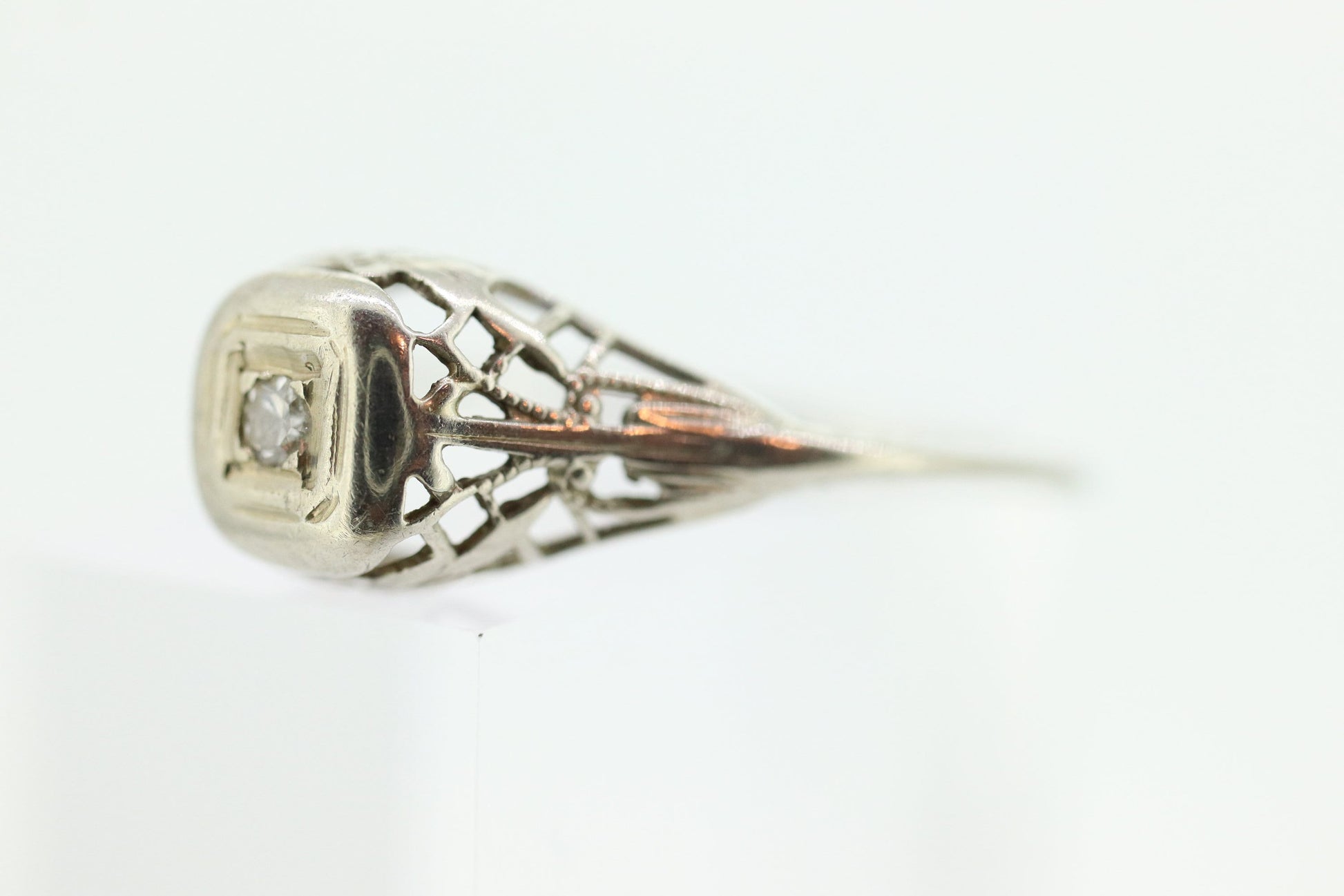 18k Art Deco Diamond ring. 18k White Gold Filigree Ring.st150