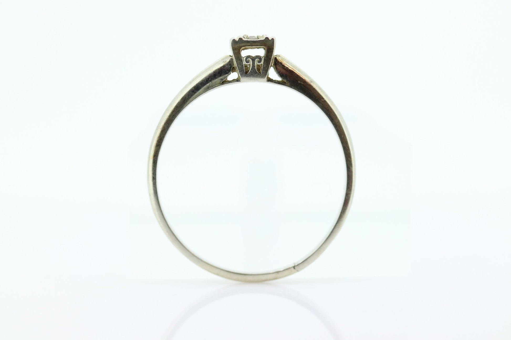 Art Deco Diamond Solitaire Ring. 18k  Gold square set diamond solitaire Ring. FREE RESIZE. st100