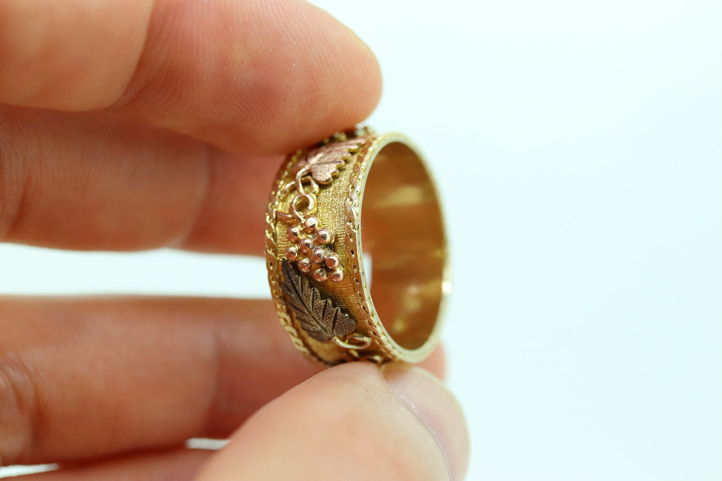 Black Hills Gold Ring Mens. Heavy 10k Multi-Tone Black Hills Gold Thick BAND. Sz 11 10mm wide stock(78/20)