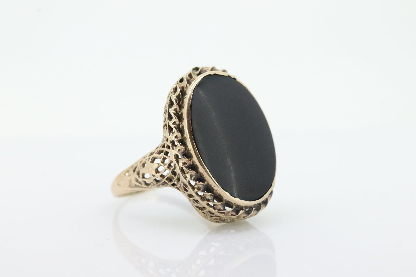 10k Onyx Ring. 10k Yellow Gold Open Scroll Filigree Design. Onyx Mourning ring. stock(110)