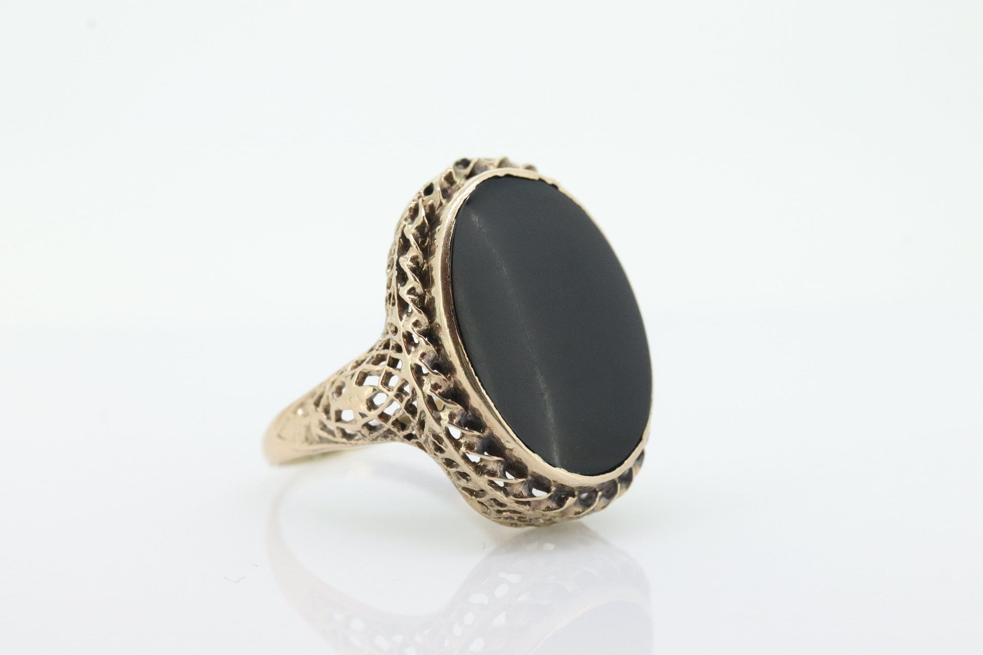 10k Onyx Ring. 10k Yellow Gold Open Scroll Filigree Design. Onyx Mourning ring. stock(110)