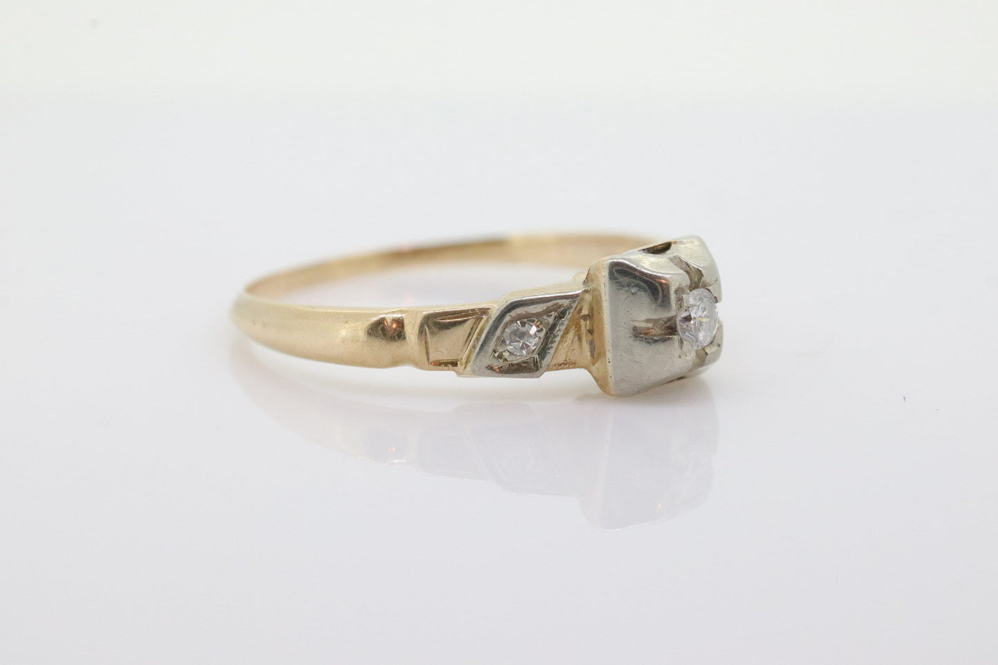 Art Deco Diamond Solitaire Ring. 14k Gold Old European Cut diamond floral Ring (80)