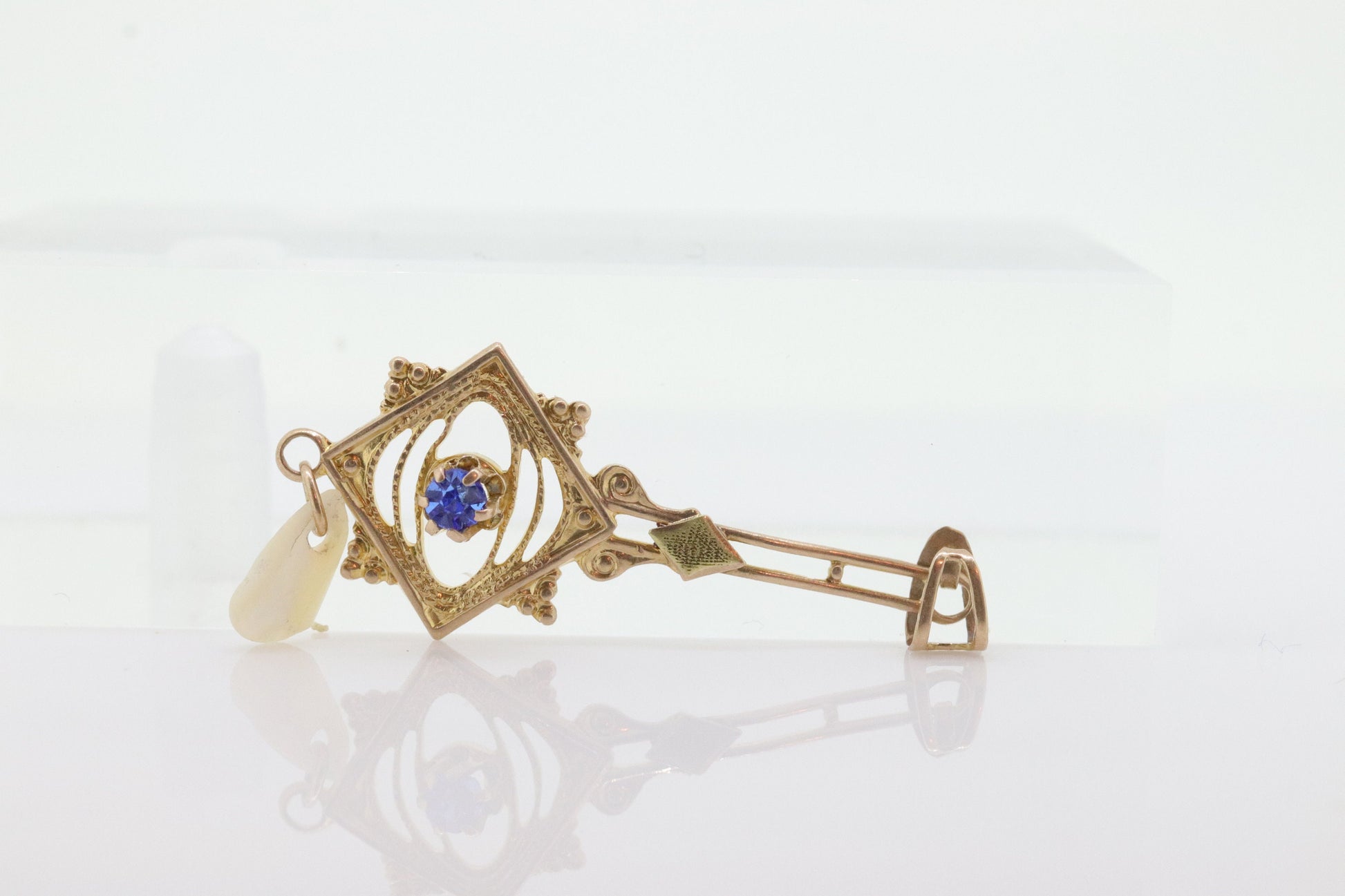 Art Nouveau Sapphire and Pearl seed Buttercup 10k gold Lavaliere st(80)