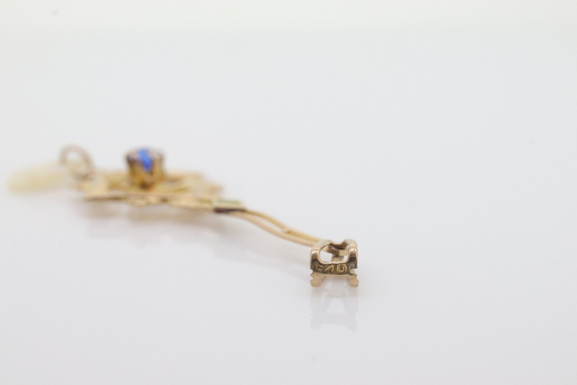 Art Nouveau Sapphire and Pearl seed Buttercup 10k gold Lavaliere st(80)