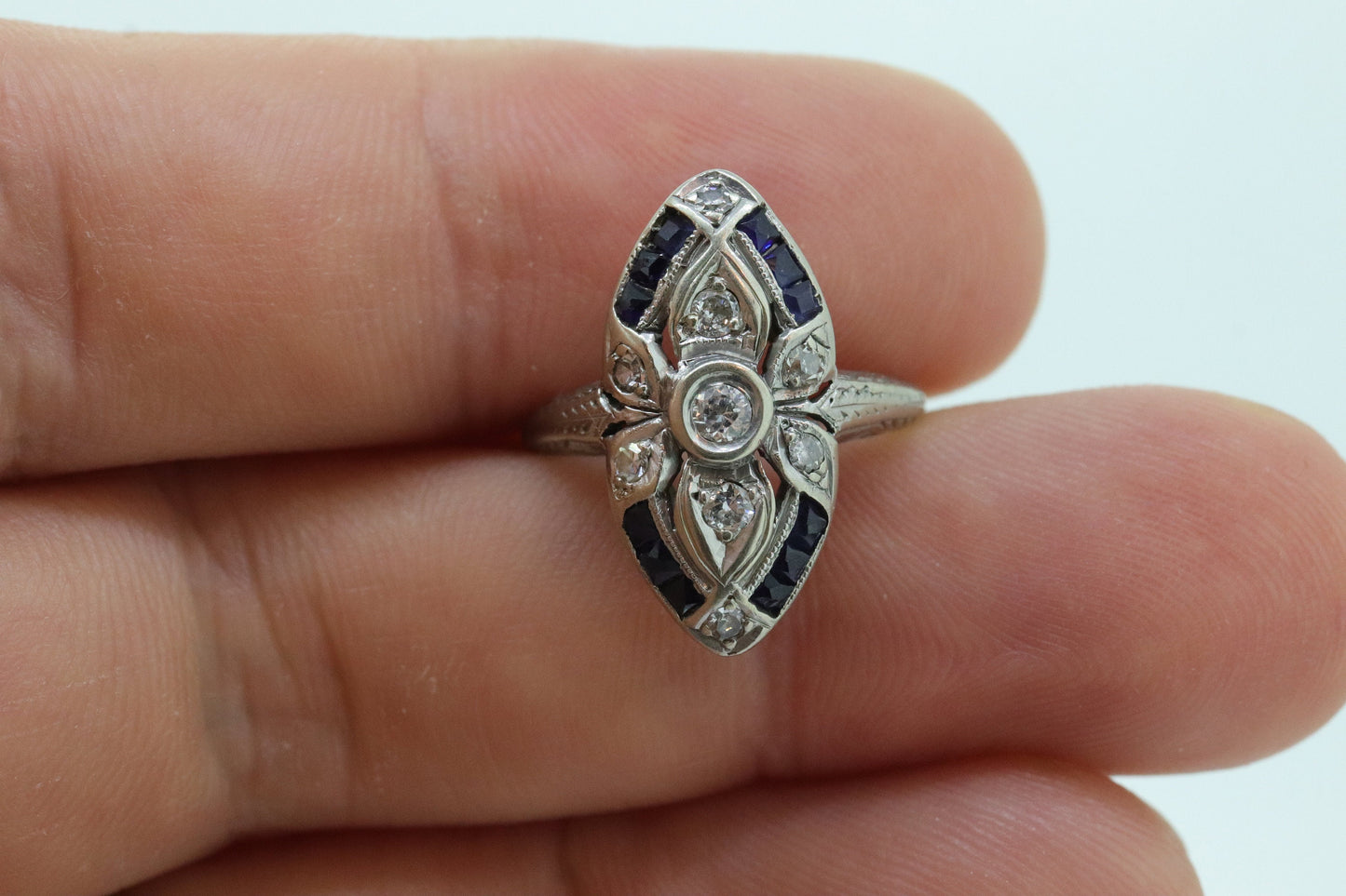 Antique Shield daisy ring. 18k diamond and sapphire shield ring. 18k Art Deco diamond filigree signet flower ring. st(245)