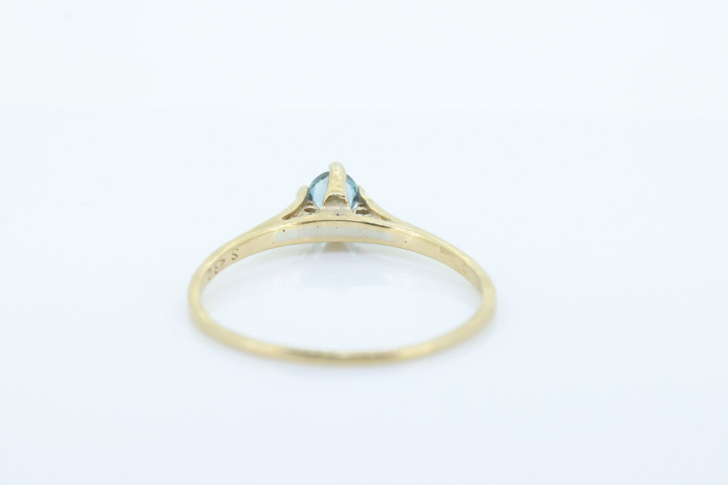 18k Orange Blossom Ring. Light Blue Topaz Solitaire Claw Set. Antique ORANGE Blossom Ring. Stock(62)