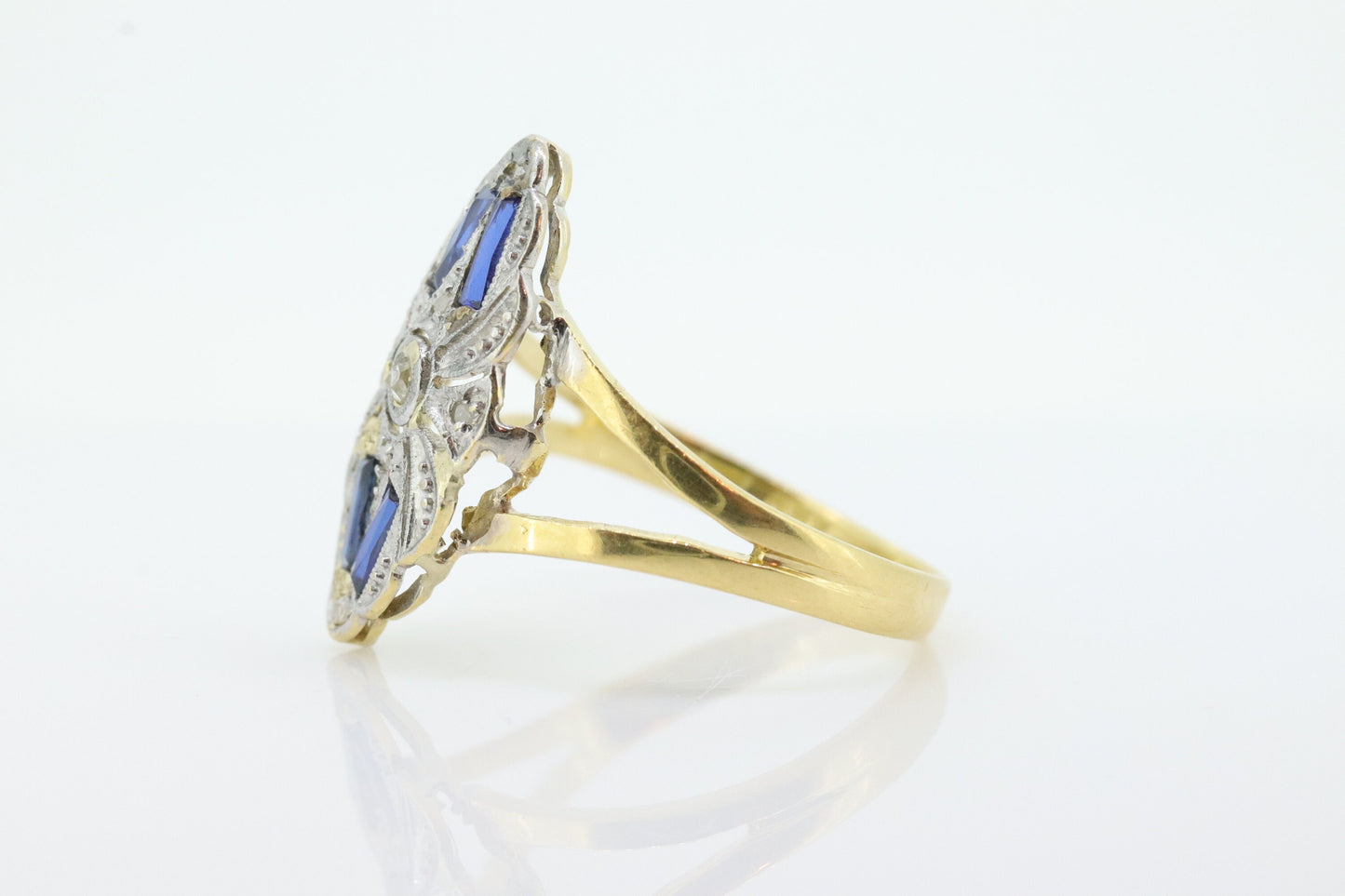 Shield Diamond Sapphire ring. 18k diamond and sapphire shield ring. 18k Art Deco diamond filigree signet ring. st(140)