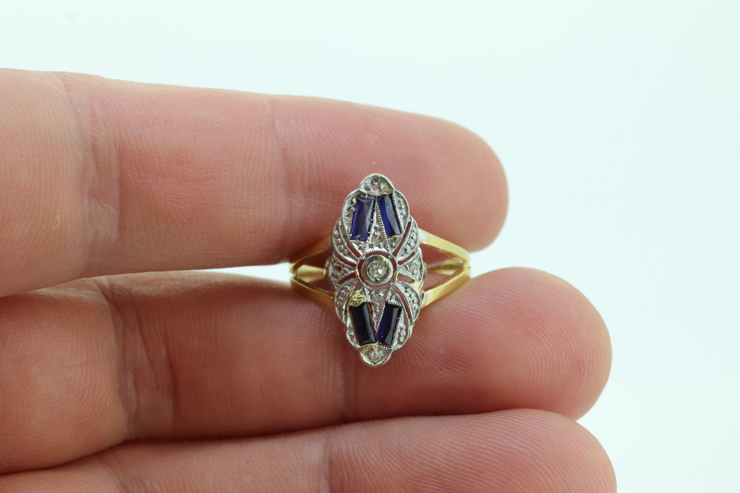 Shield Diamond Sapphire ring. 18k diamond and sapphire shield ring. 18k Art Deco diamond filigree signet ring. st(140)