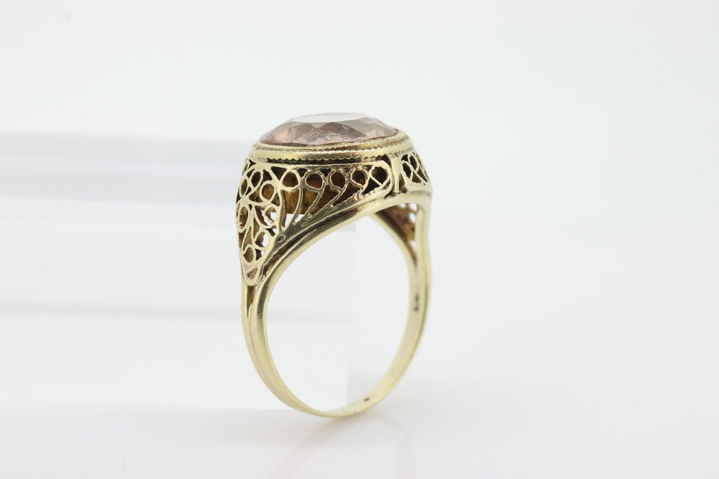 Antique 14k Gold Art Deco Morganite ring. Natural Morganite bezel set filigree ring. st(105)