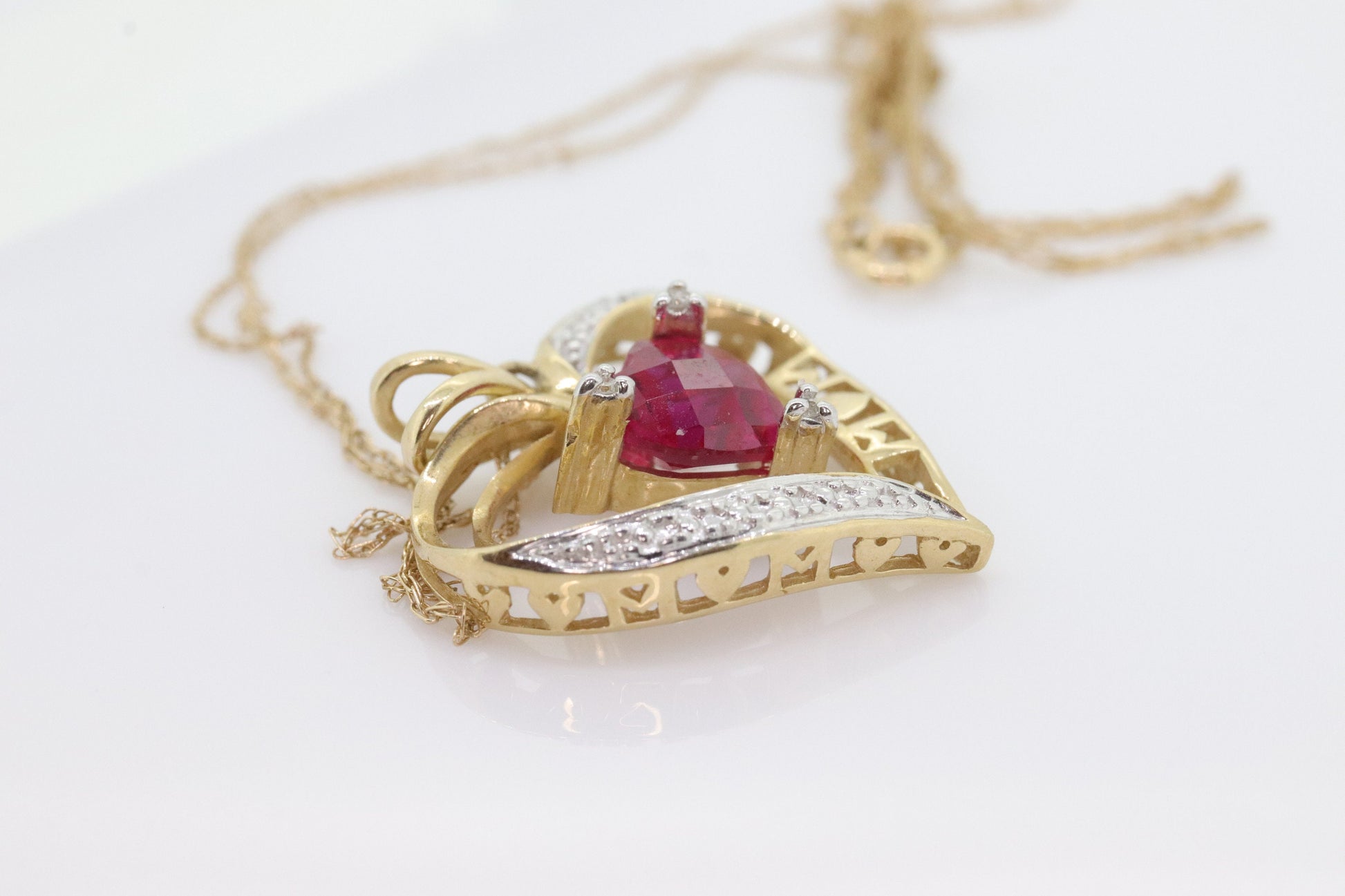 10k Ruby Faceted Heart with Diamond Necklace. 10k LOVE MOM Pendant. For MOM Gift. Stock(86/25)
