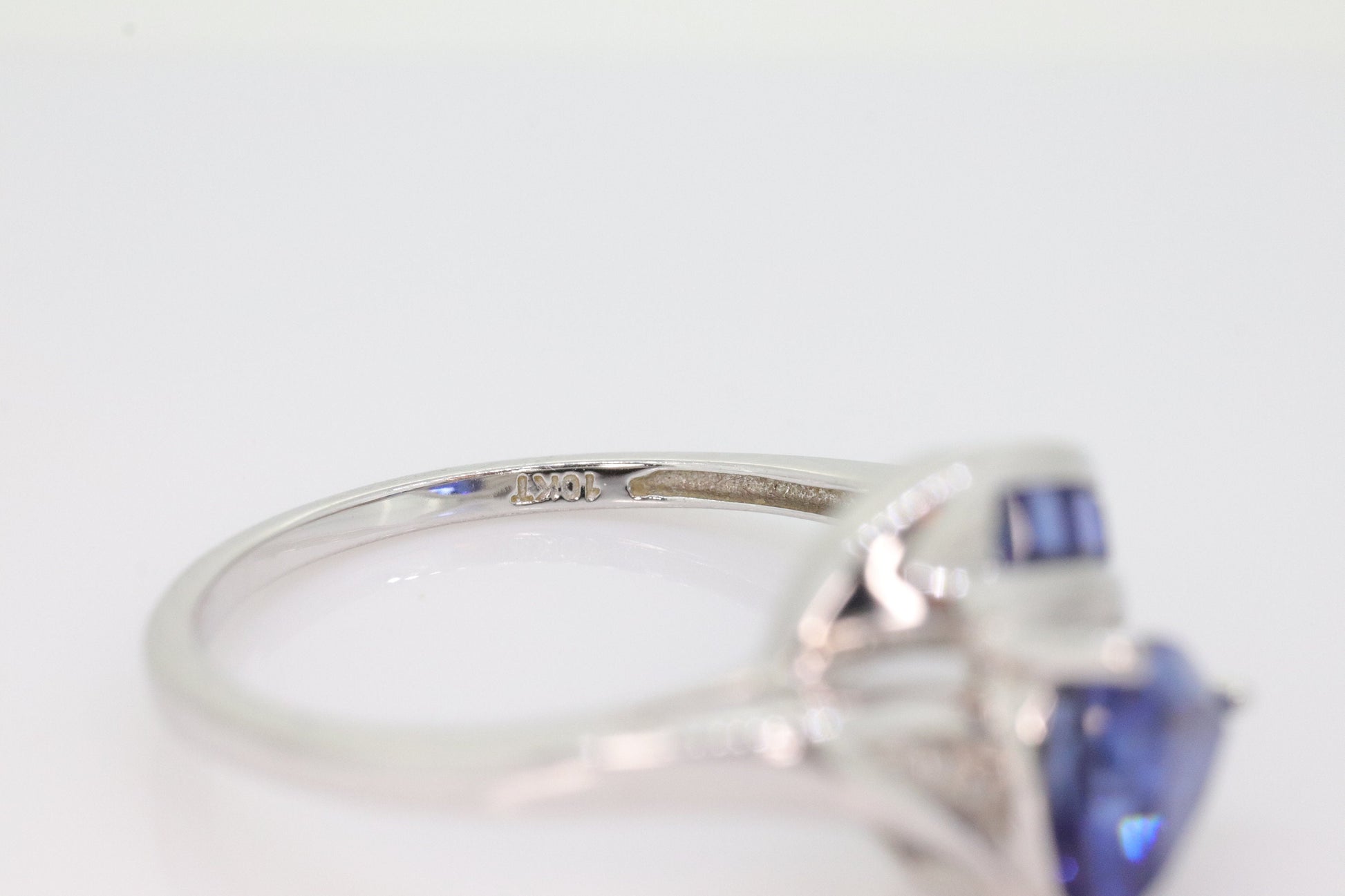 Trillion Sapphire and Diamond ring 10k white gold. 10k Triangle Blue sapphire ring. Princess Sapphire. st(62)