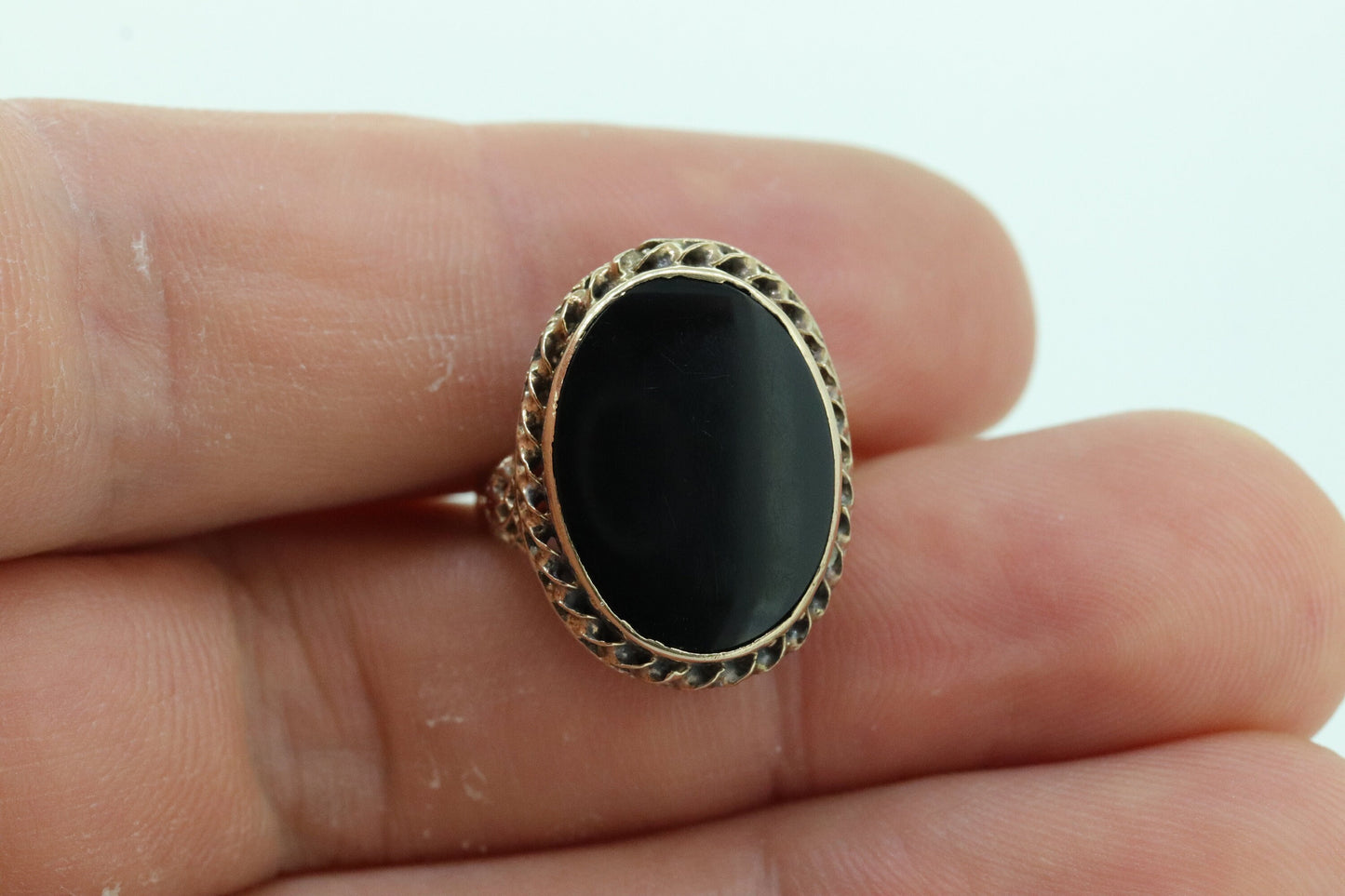10k Onyx Ring. 10k Yellow Gold Open Scroll Filigree Design. Onyx Mourning ring. stock(110)
