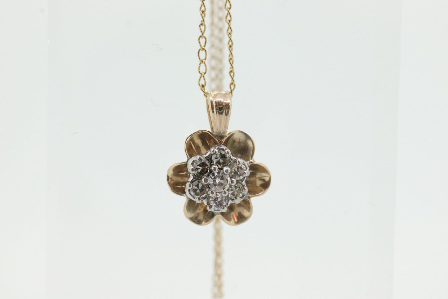14k Diamond DAISY Pendant. 14k Diamond Daisy Buttercup flower pendant and necklace. st(110)