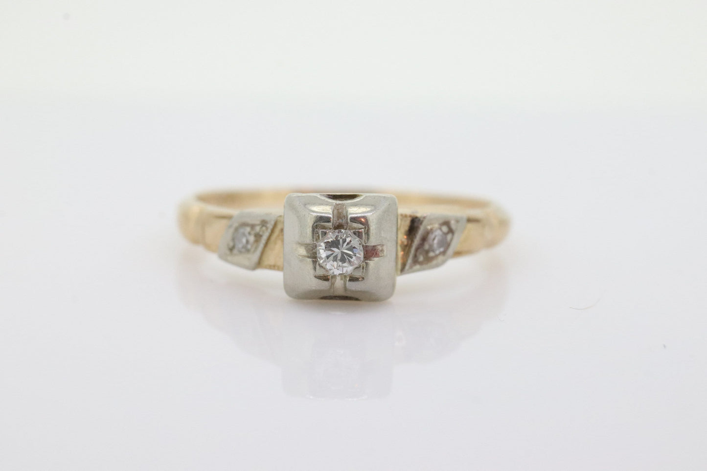 Art Deco Diamond Solitaire Ring. 14k Gold Old European Cut diamond floral Ring (80)