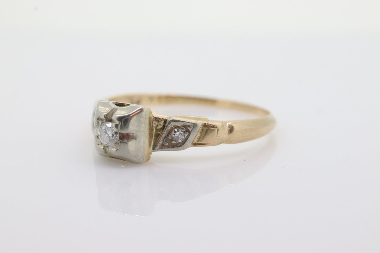 Art Deco Diamond Solitaire Ring. 14k Gold Old European Cut diamond floral Ring (80)