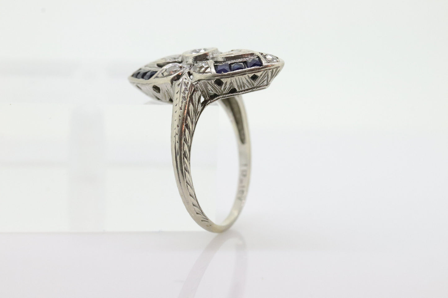 Antique Shield daisy ring. 18k diamond and sapphire shield ring. 18k Art Deco diamond filigree signet flower ring. st(245)