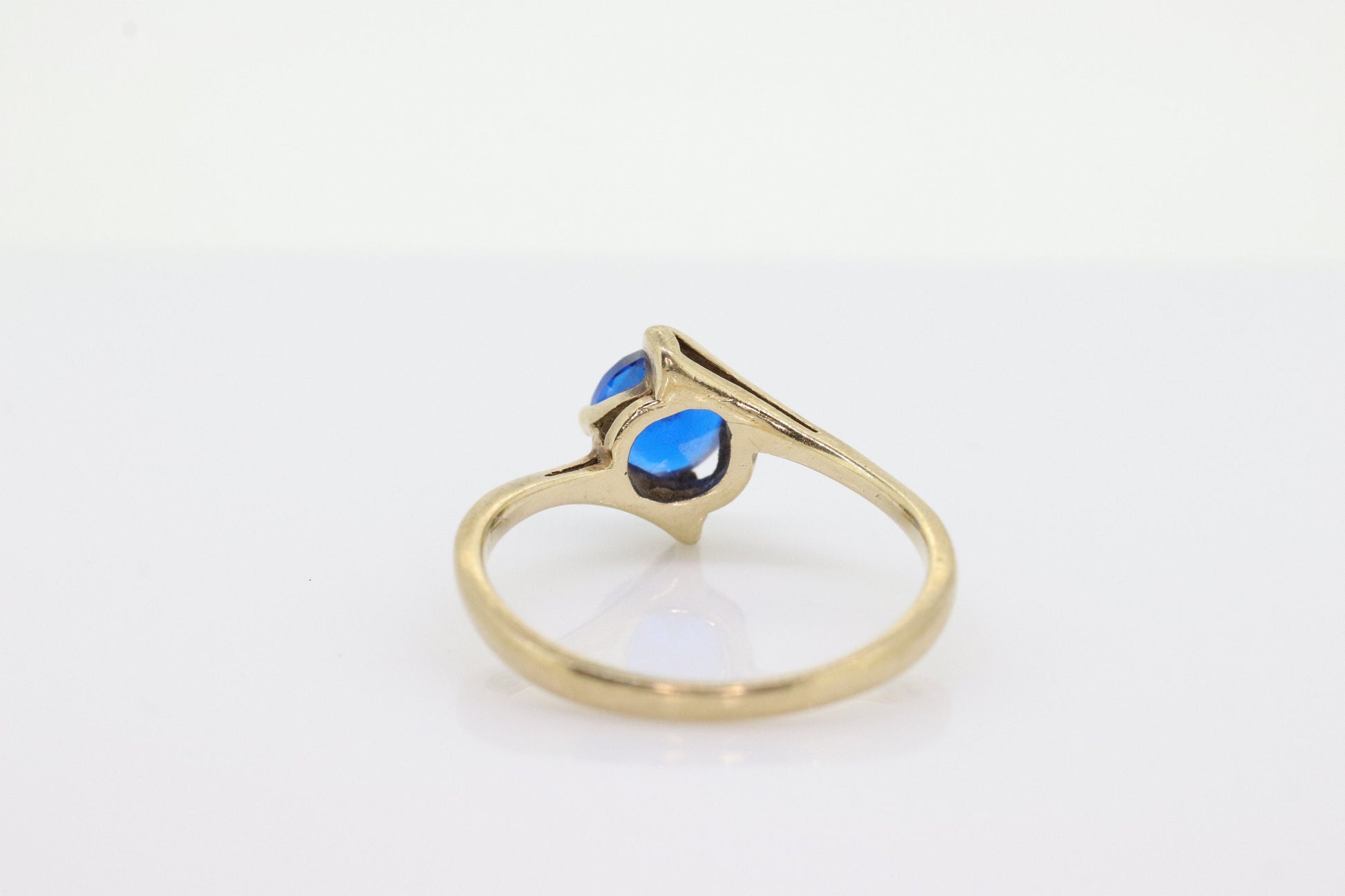 10k Round Blue Spinel ring. 10k Yellow Gold Blue Spinel Solitaire Ring