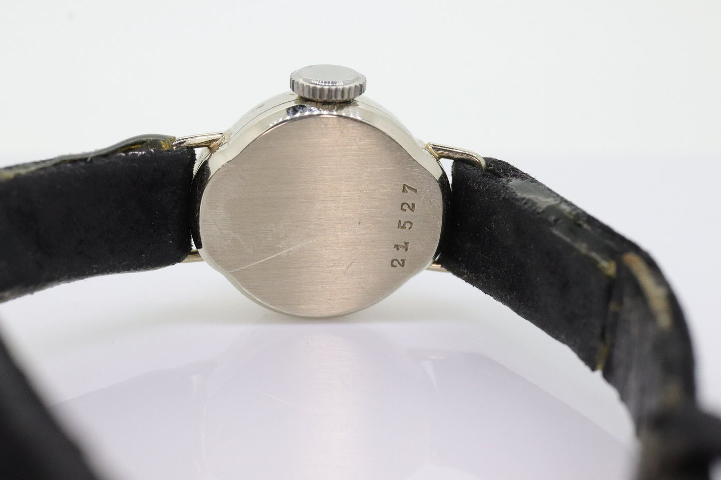 18k Bucherer Manual wristwatch. 18k White gold bezel SWISS manual watch. Minimalist design st(103/50)