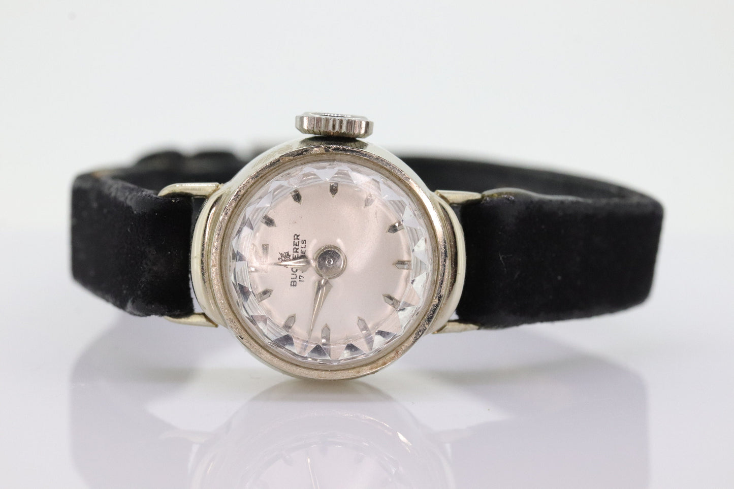 18k Bucherer Manual wristwatch. 18k White gold bezel SWISS manual watch. Minimalist design st(103/50)