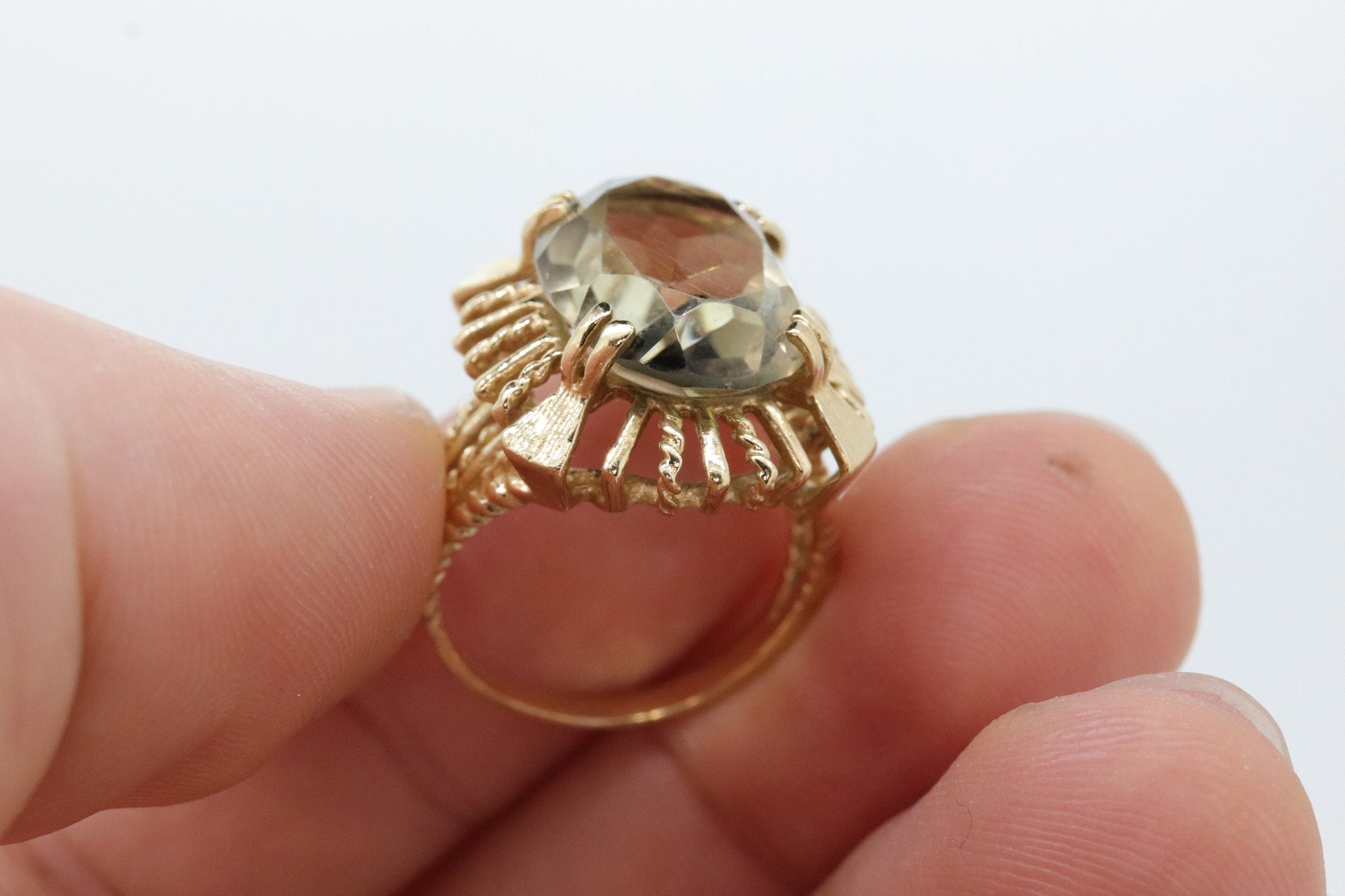 14k Large Oval GREEN Amethyst ring. 14k Large Light Green Amethyst Cocktail Statement ring st(172/50)