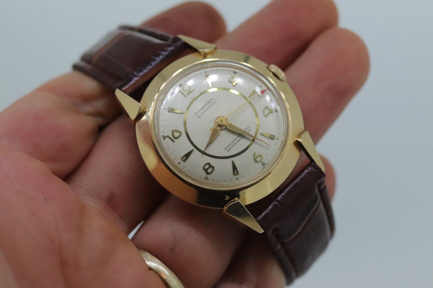 14k Hampden Wristwatch. Hampden Shock Resistant and Anti Magnetic Manual Mens watch. st315