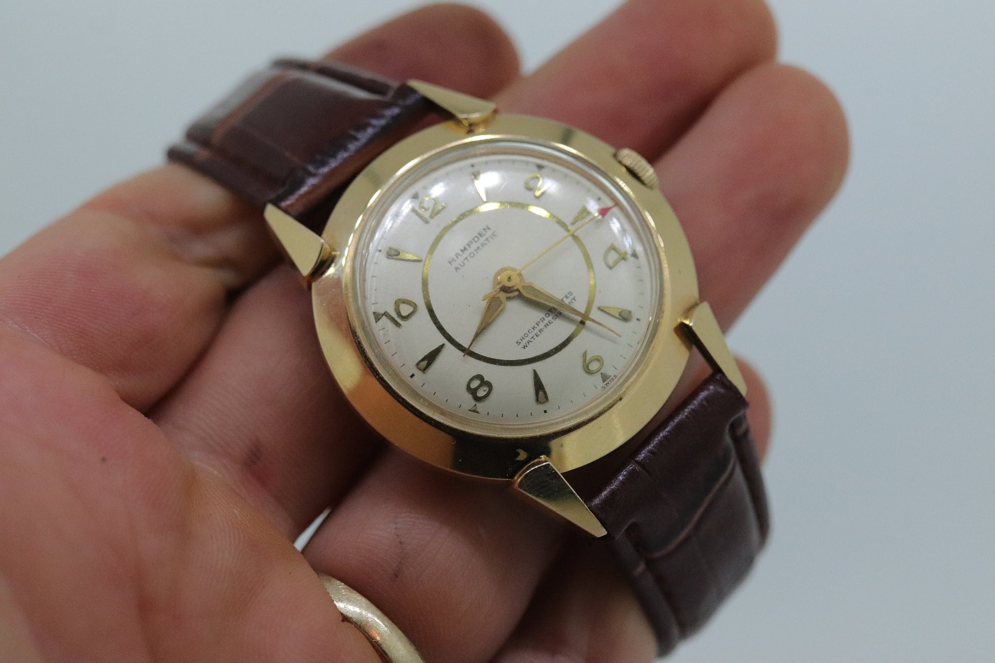 14k Hampden Wristwatch. Hampden Shock Resistant and Anti Magnetic Manual Mens watch. st315