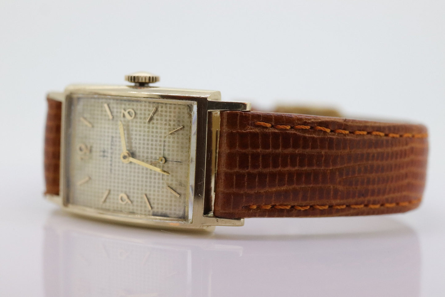 HAMILTON Watch. 14k Yellow Gold Rectangle Hamilton wristwatch