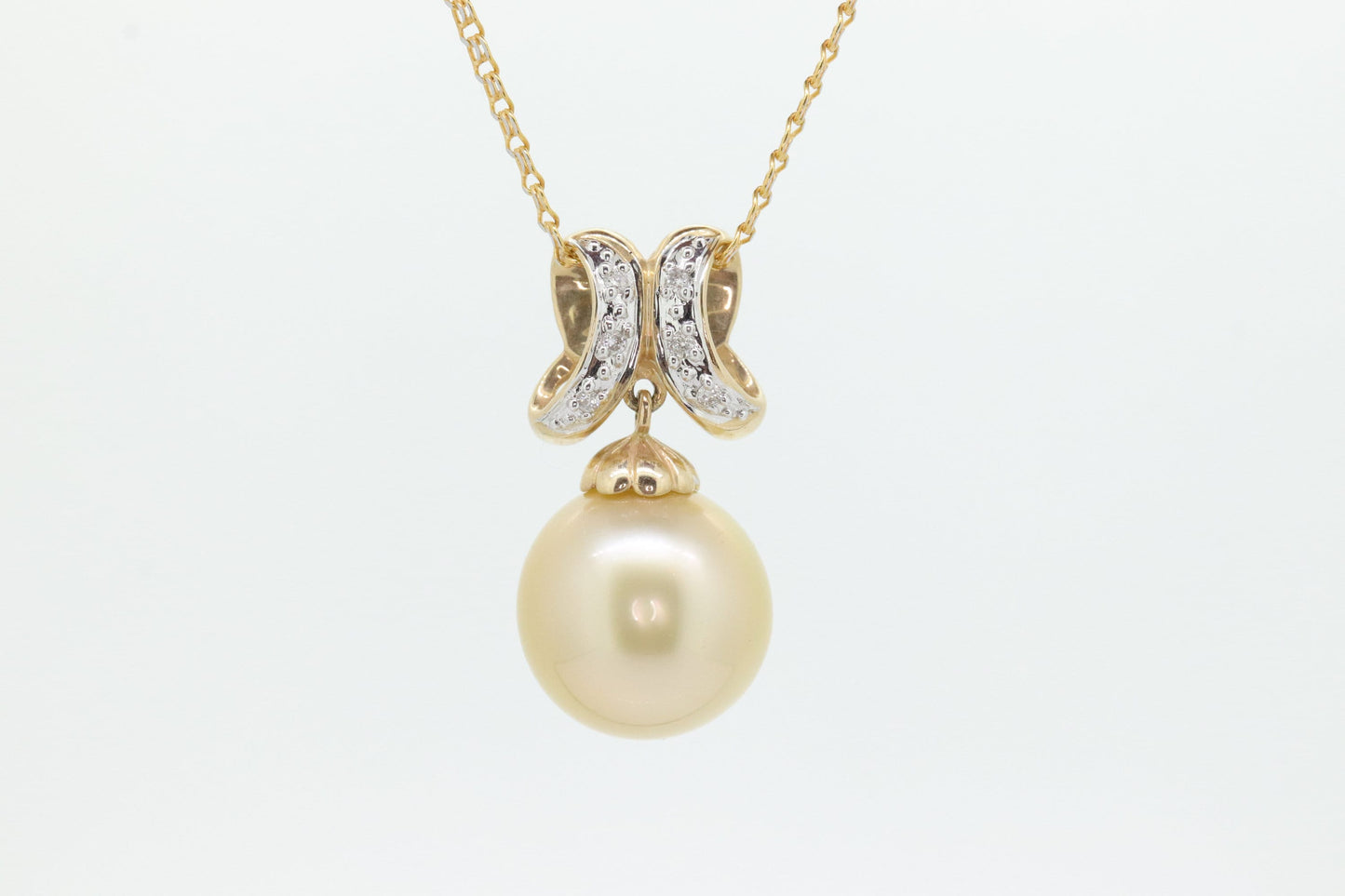 South Sea Pearl Pendant. 14k Gold South Sea Pearl Dangle Pendant Necklace. Large Pearl diamond necklace. st(192/11)