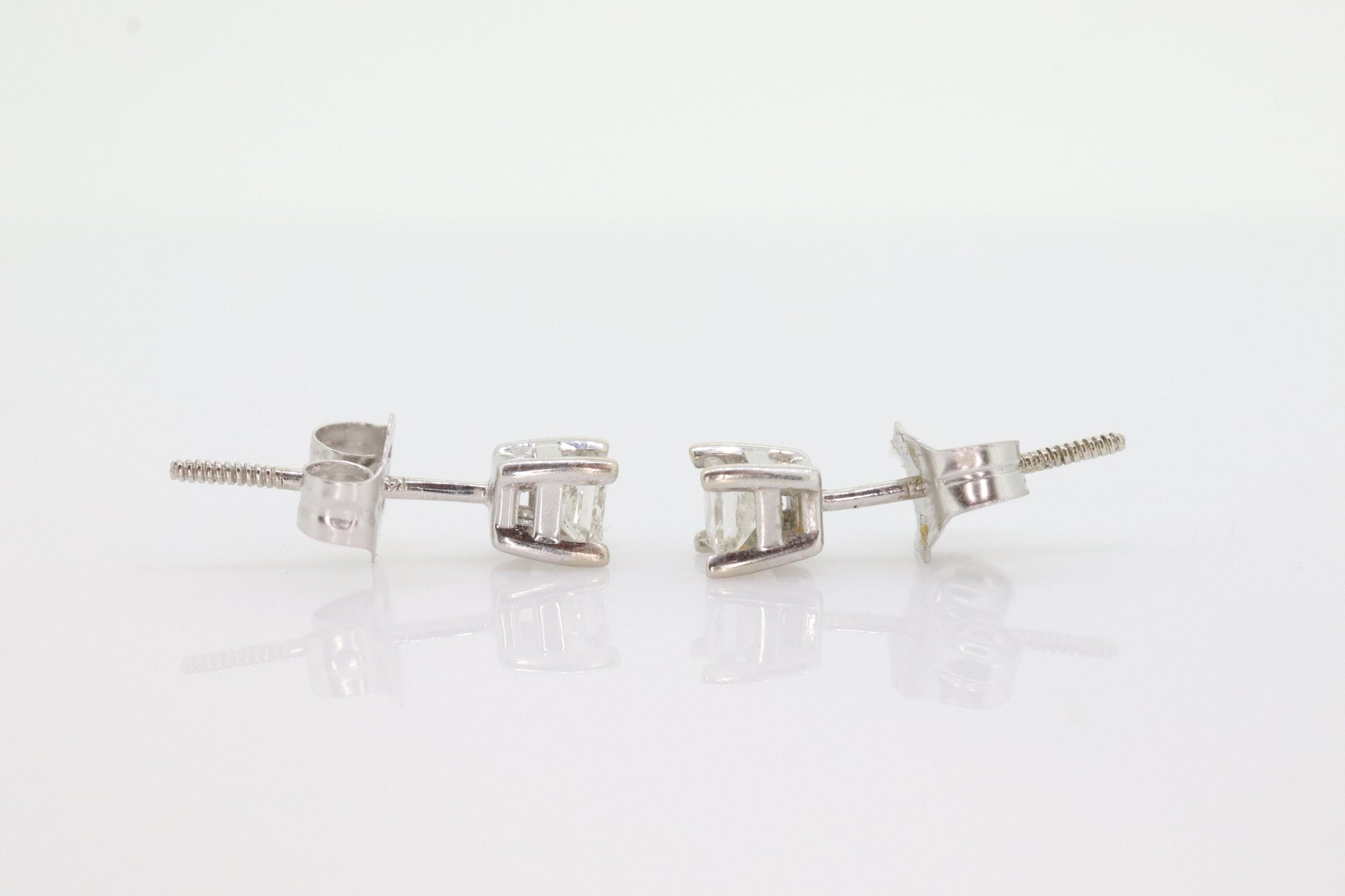 14k Diamond studs 14k gold earrings. 14k Princess Square Diamond Solitaire earrings. CERTIFIED st(138)