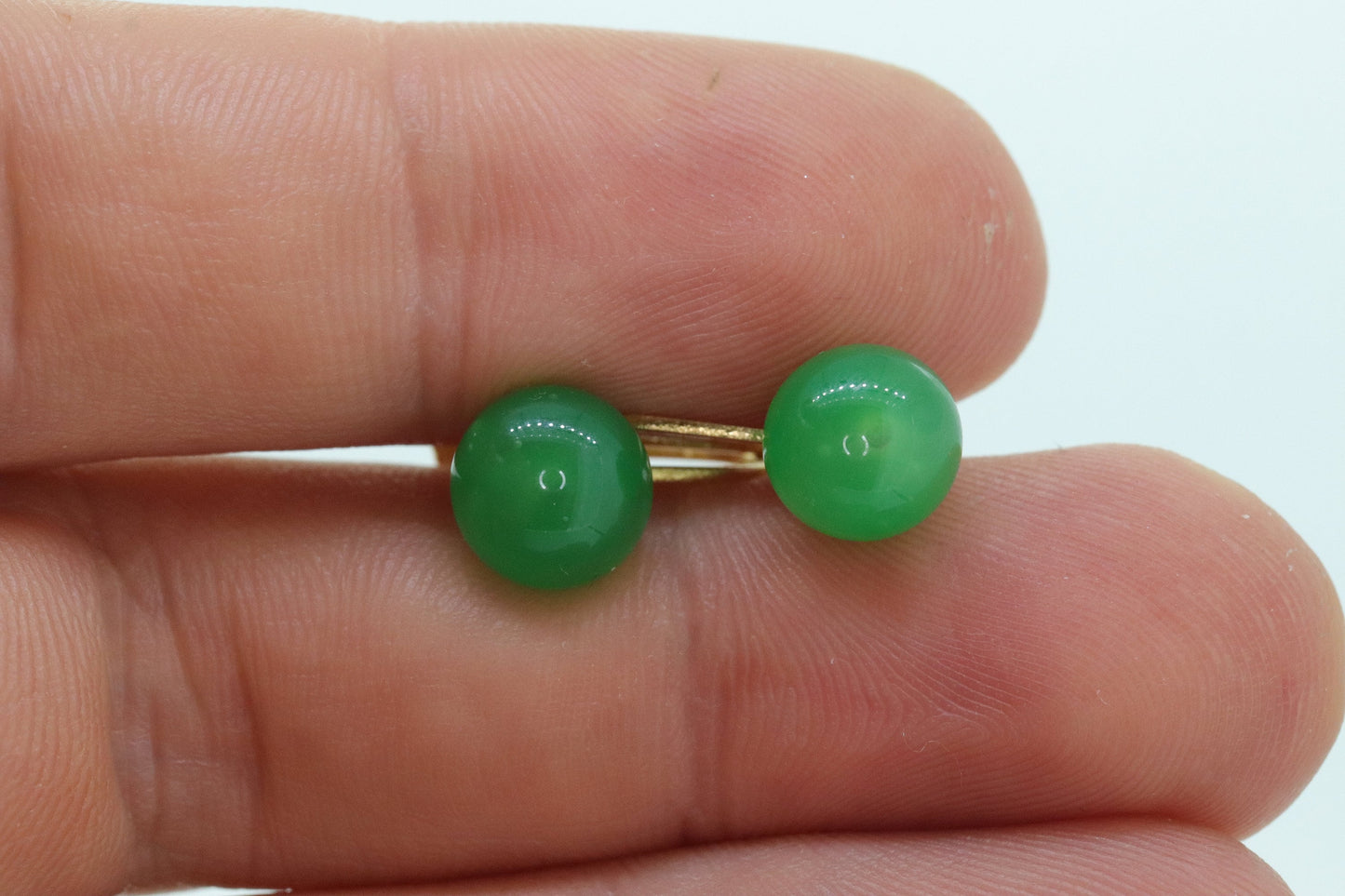 14k Apple Green Marble Screw on earrings. Sphere ball earrings. Non Pierced clips st(30/67)