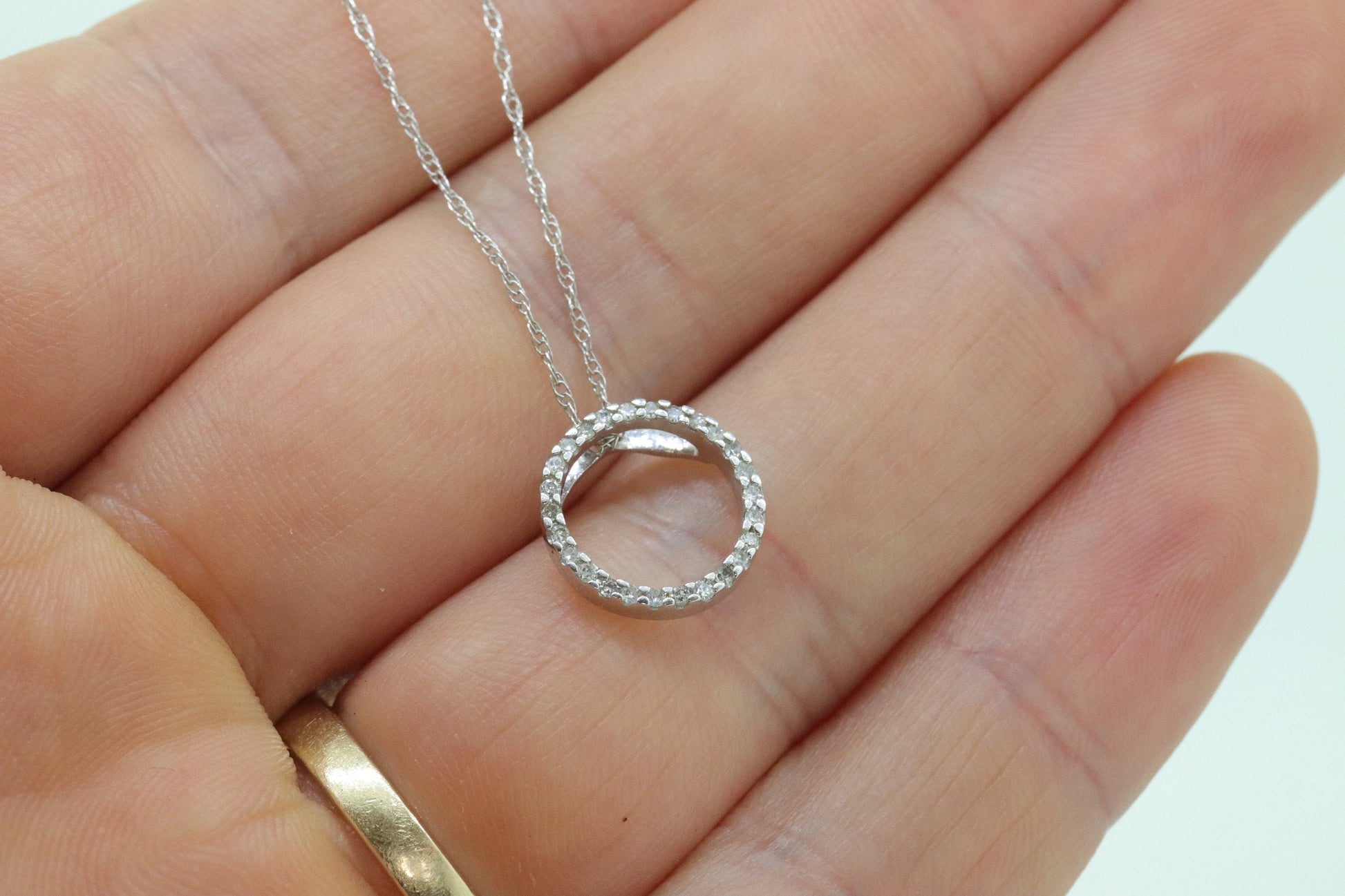 14K Diamond Circle of Life, Open Circle, Eternity Circle Diamond Pendant Necklace st(58)