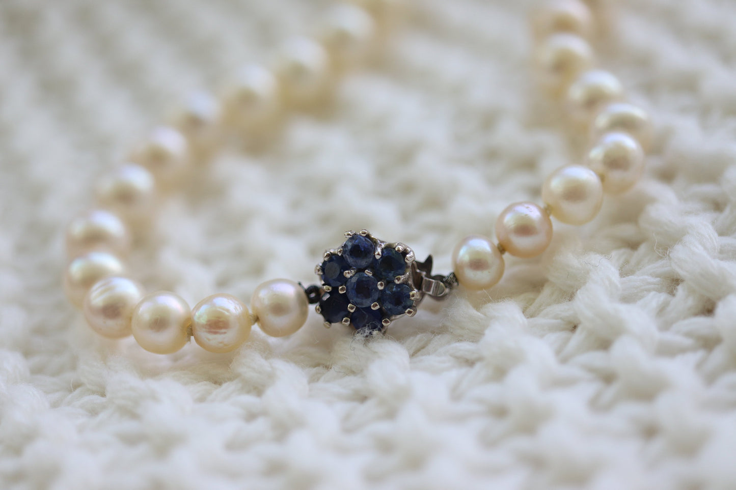 14k Sapphire Graduated Saltwater Pearl Choker one thread necklace. Large Pearl Necklace. st(142)