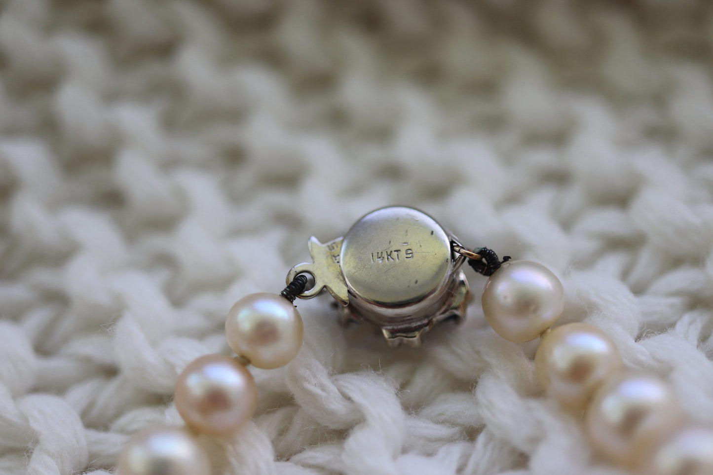 14k Sapphire Graduated Saltwater Pearl Choker one thread necklace. Large Pearl Necklace. st(142)