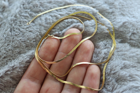14k Herringbone Chain Necklace. 14k Yellow Gold Herringbone Long Chain. 2mm 30in 5.9gram st(41)