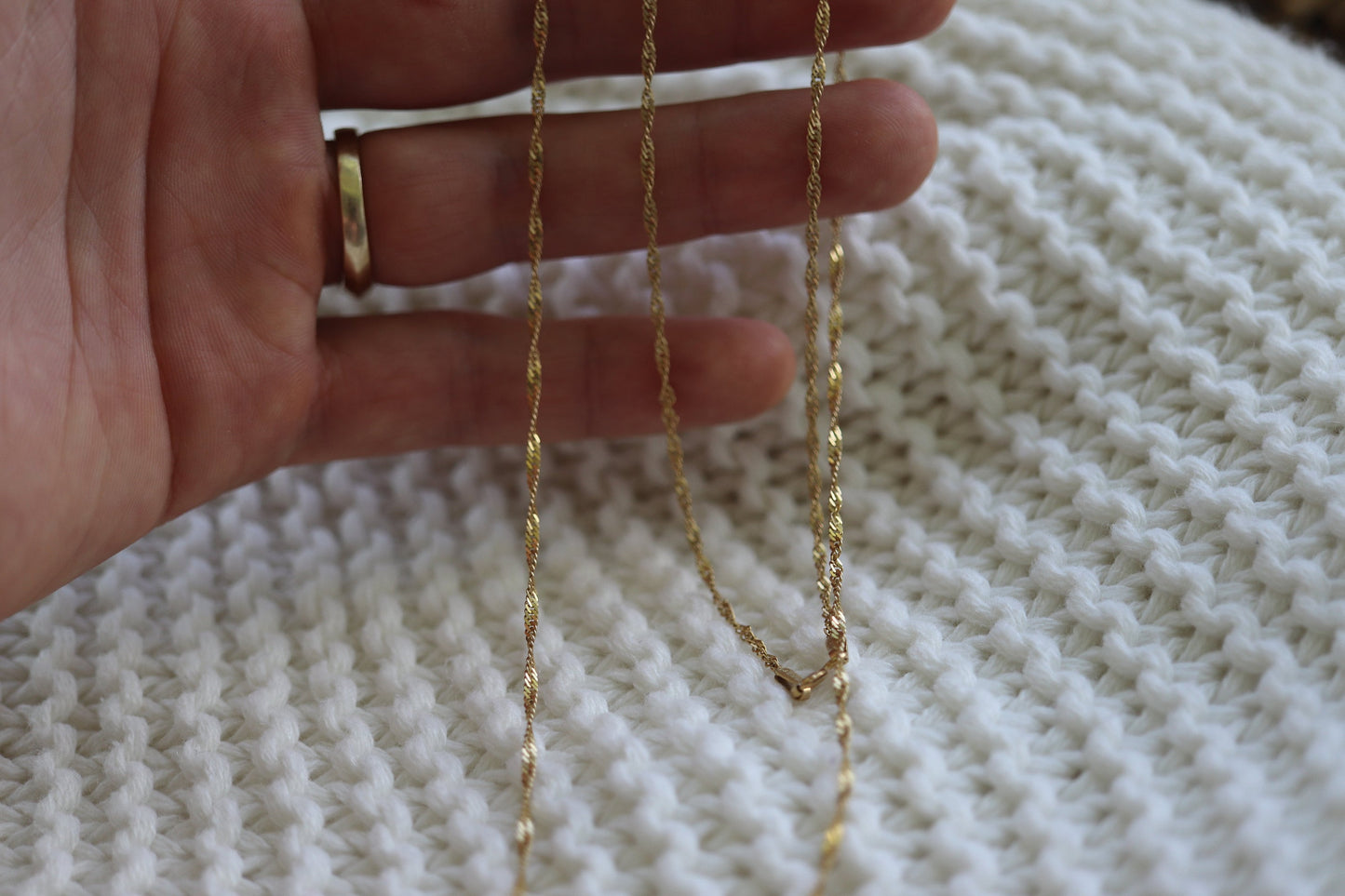 14k Singapore chain link Necklace. 14k Yellow Gold Singapore Twisted Curb Chain. 2mm 24inch 3.2grams st(42)