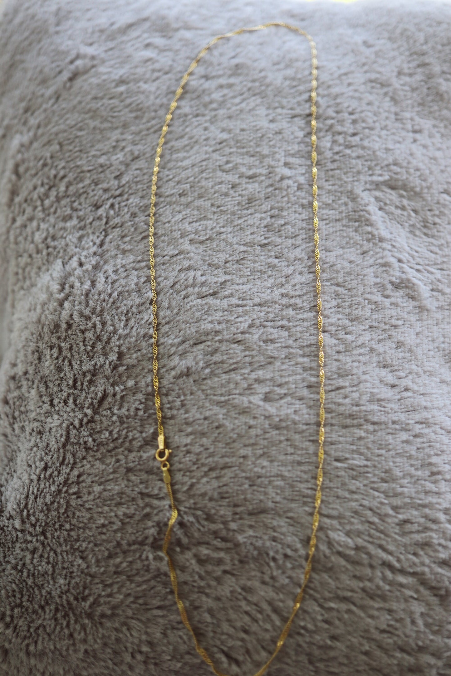 14k Singapore chain link Necklace. 14k Yellow Gold Singapore Twisted Curb Chain. 2mm 24inch 3.2grams st(42)