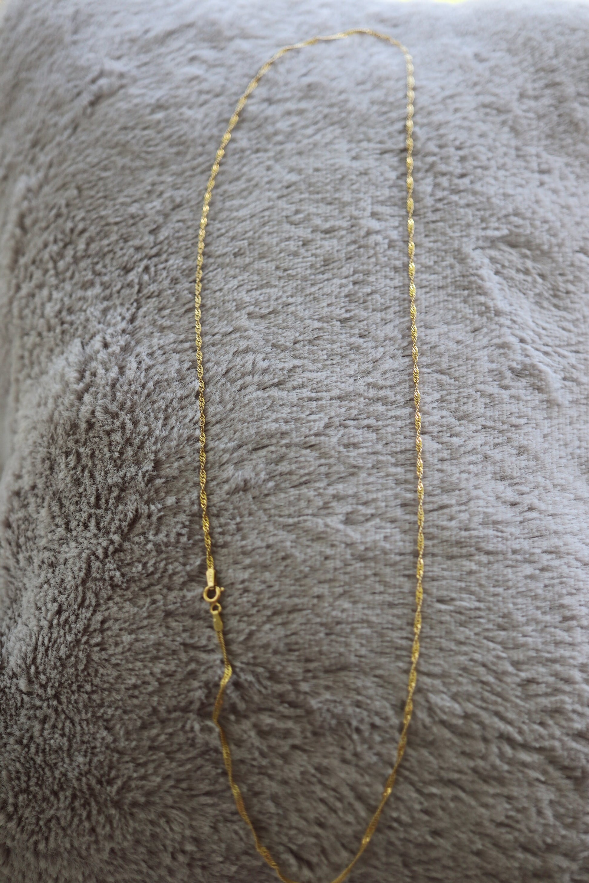 14k Singapore chain link Necklace. 14k Yellow Gold Singapore Twisted Curb Chain. 2mm 24inch 3.2grams st(42)