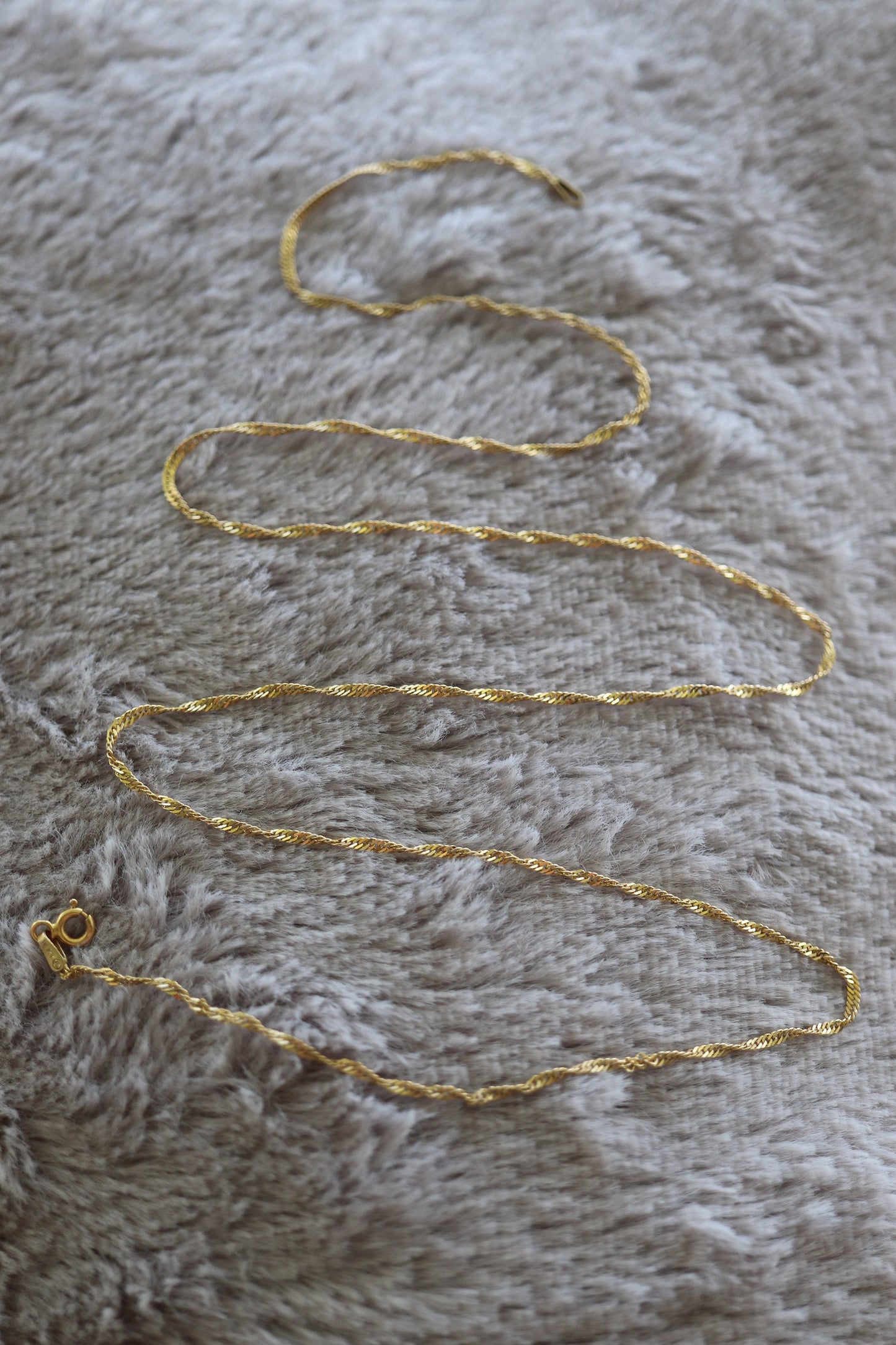 14k Singapore chain link Necklace. 14k Yellow Gold Singapore Twisted Curb Chain. 2mm 24inch 3.2grams st(42)
