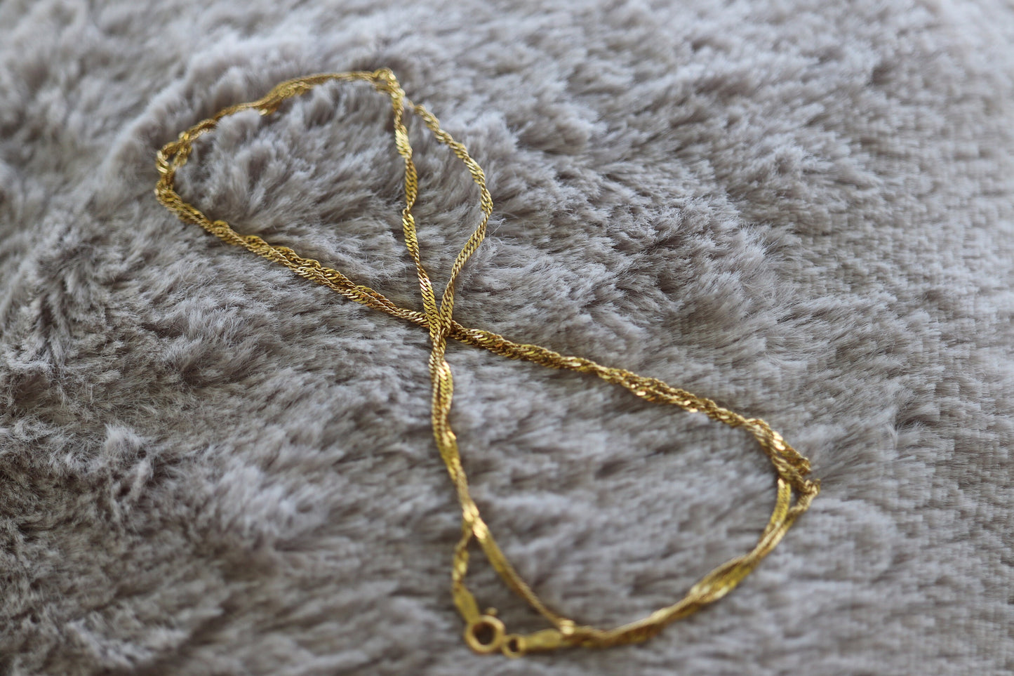 14k Singapore chain link Necklace. 14k Yellow Gold Singapore Twisted Curb Chain. 2mm 24inch 3.2grams st(42)