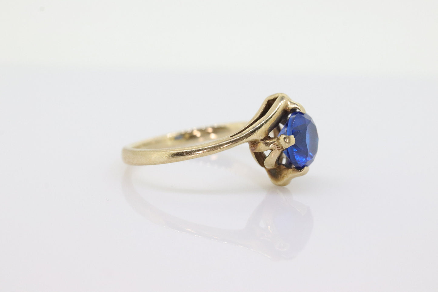 10k Round Blue Spinel ring. 10k Yellow Gold Blue Spinel Solitaire Ring