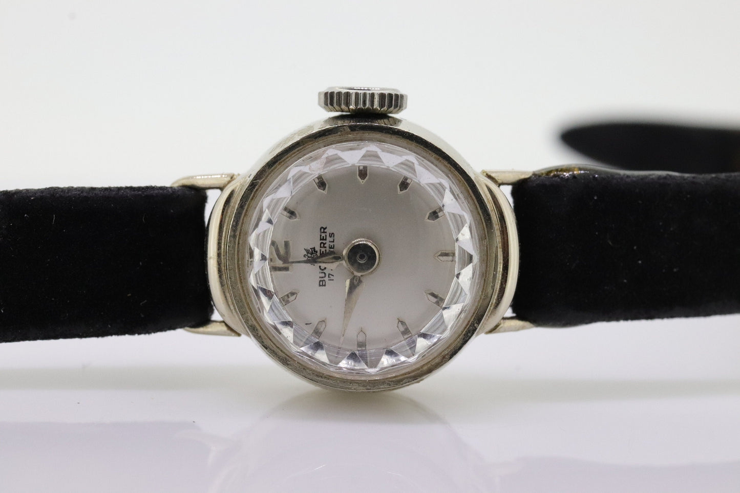 18k Bucherer Manual wristwatch. 18k White gold bezel SWISS manual watch. Minimalist design st(103/50)