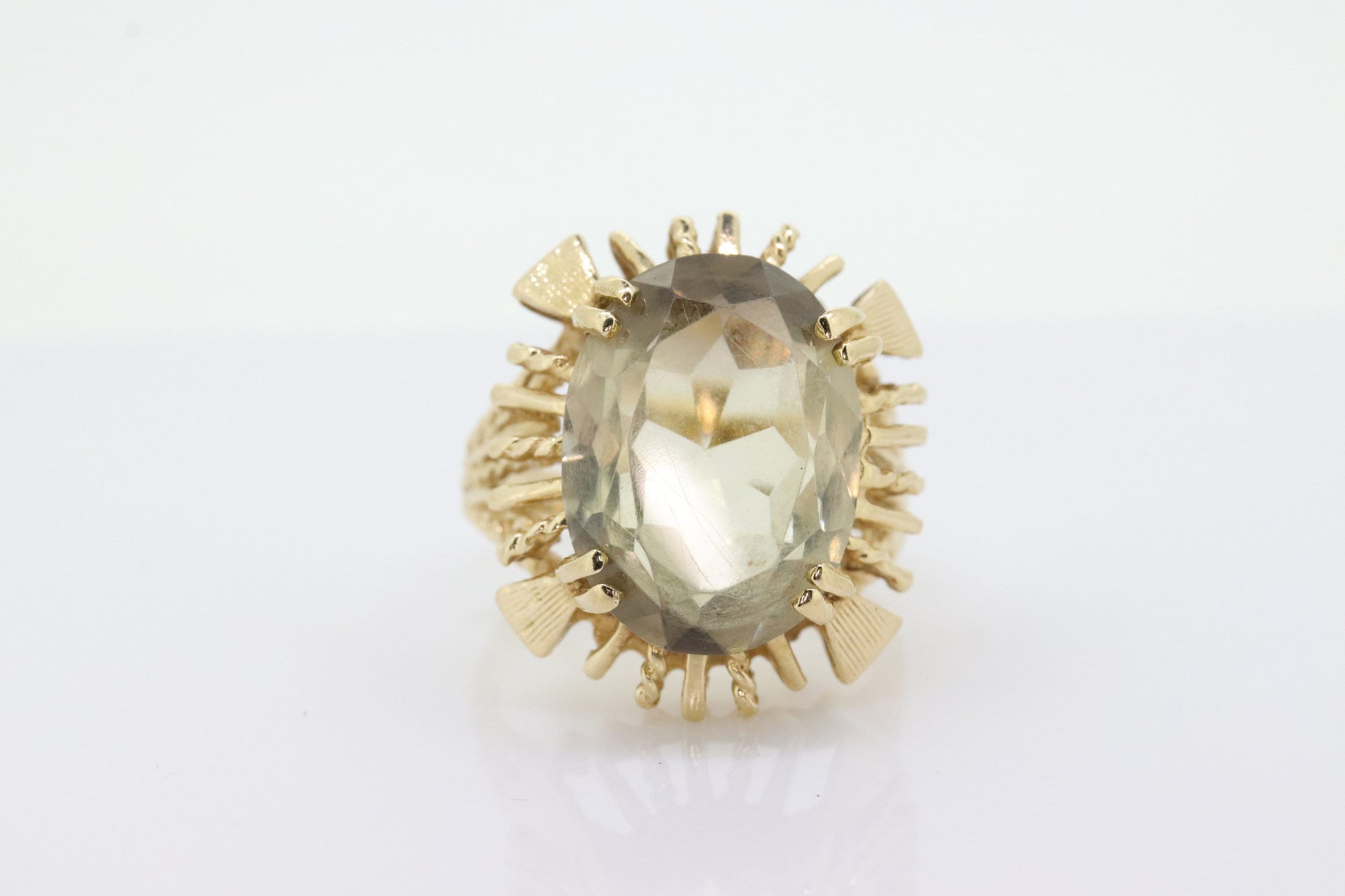 14k Large Oval GREEN Amethyst ring. 14k Large Light Green Amethyst Cocktail Statement ring st(172/50)