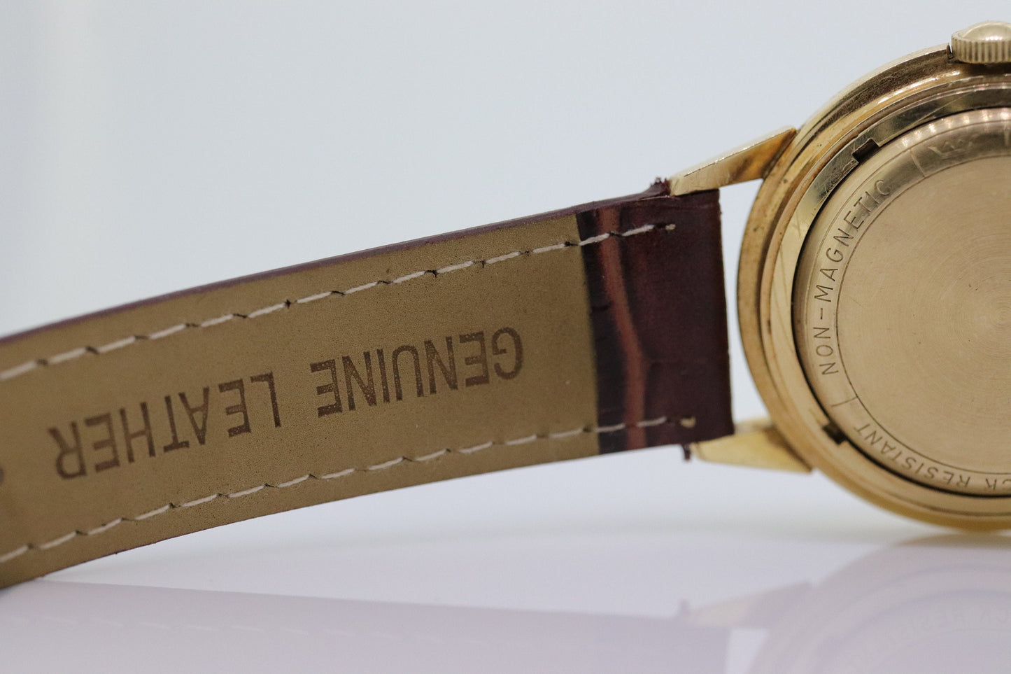 14k Hampden Wristwatch. Hampden Shock Resistant and Anti Magnetic Manual Mens watch. st315