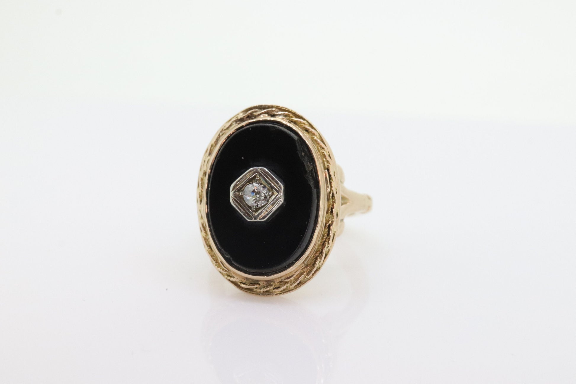 Onyx and Diamond Ring. Art Deco Onyx Bezel. 14k Gold Arthritic Knuckle Fit ring. Finger Fit 14k Shank. Adjustable Fat Knuckle ring. st(225)