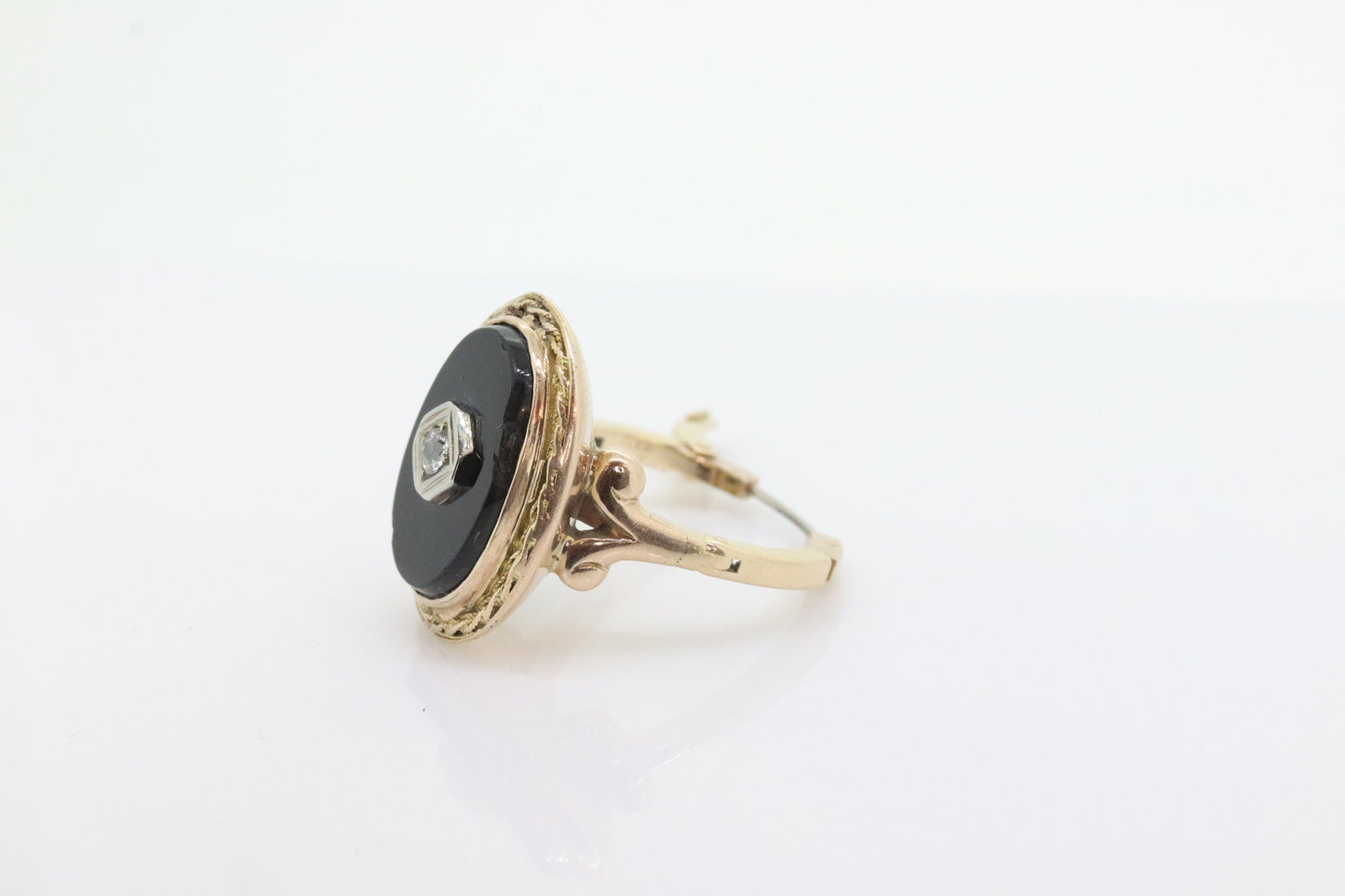 Onyx and Diamond Ring. Art Deco Onyx Bezel. 14k Gold Arthritic Knuckle Fit ring. Finger Fit 14k Shank. Adjustable Fat Knuckle ring. st(225)