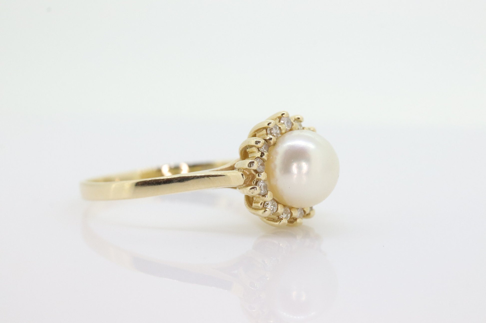 14k Pearl and Diamond Halo ring. 14k Yellow gold Solitaire Halo ring with AKOYA pearl st(92)