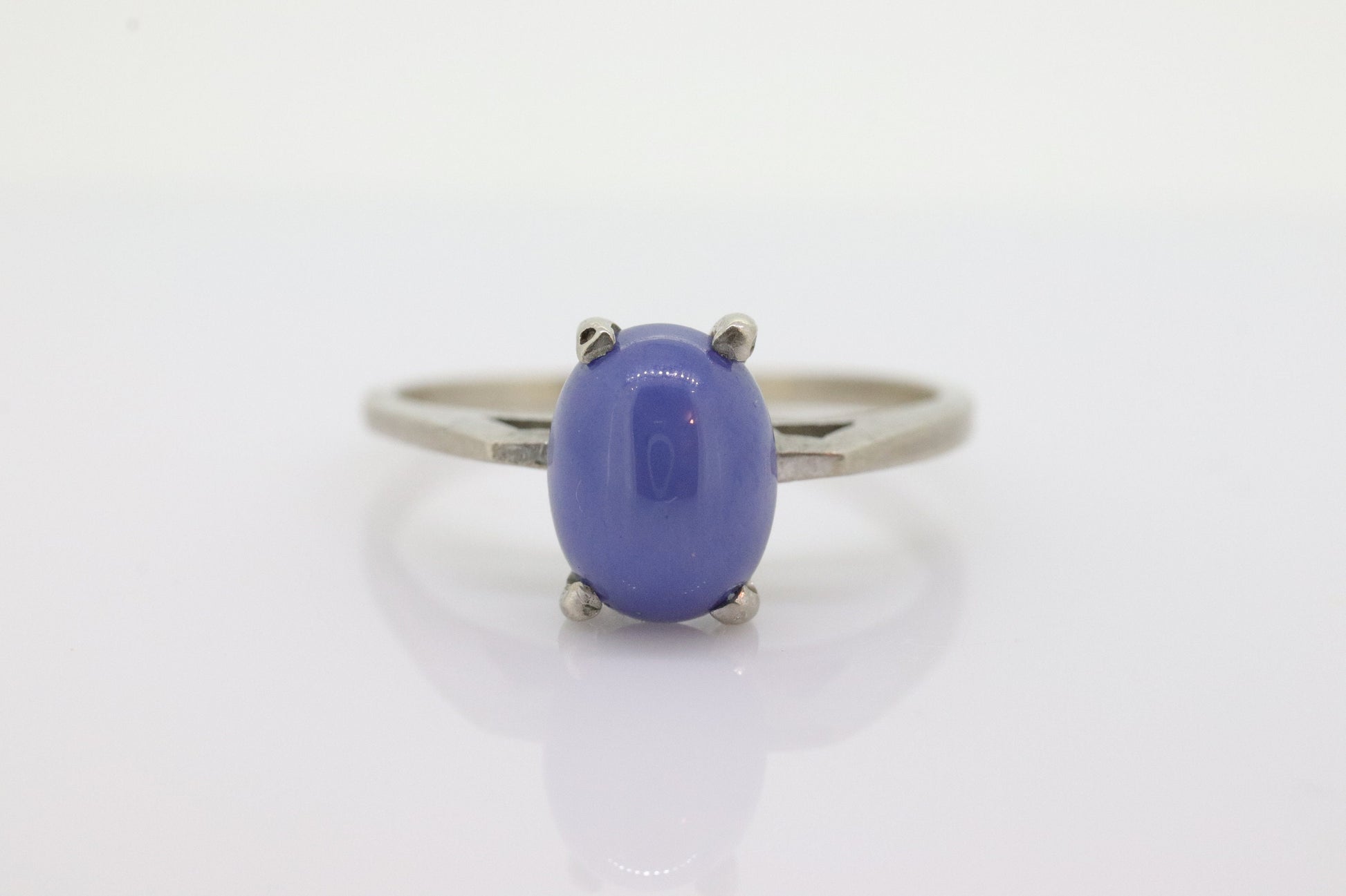 Linde Blue STAR Sapphire Solitaire ring. 10k White gold sapphire solitaire. Dainty Blue Star Sapphire Claw ring. st(72)