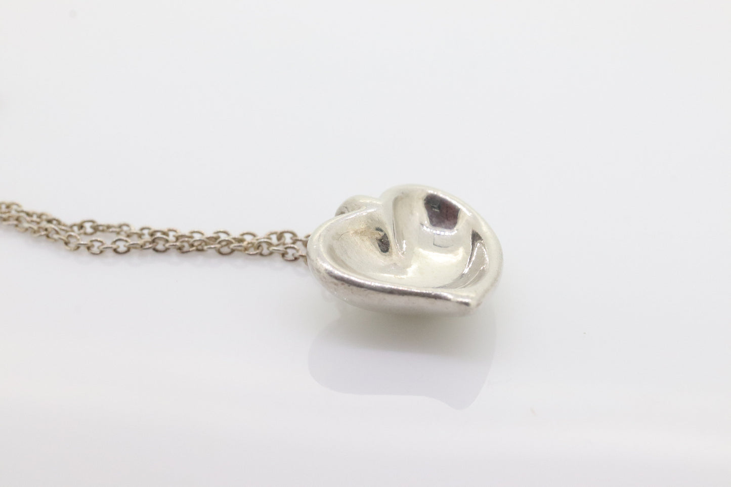 Vintage Tiffany and Co Necklace Heart Pendant. Elsa Peretti sterling silver puffed heart necklace. st(86)