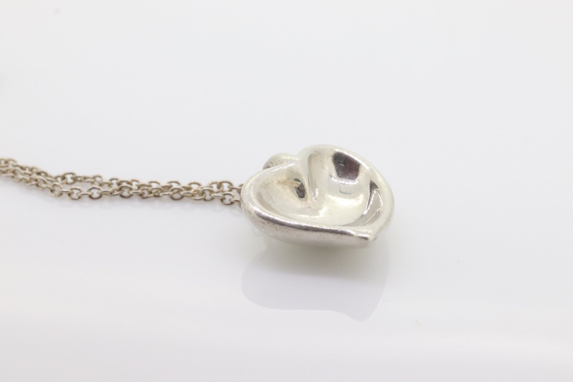 Vintage Tiffany and Co Necklace Heart Pendant. Elsa Peretti sterling silver puffed heart necklace. st(86)